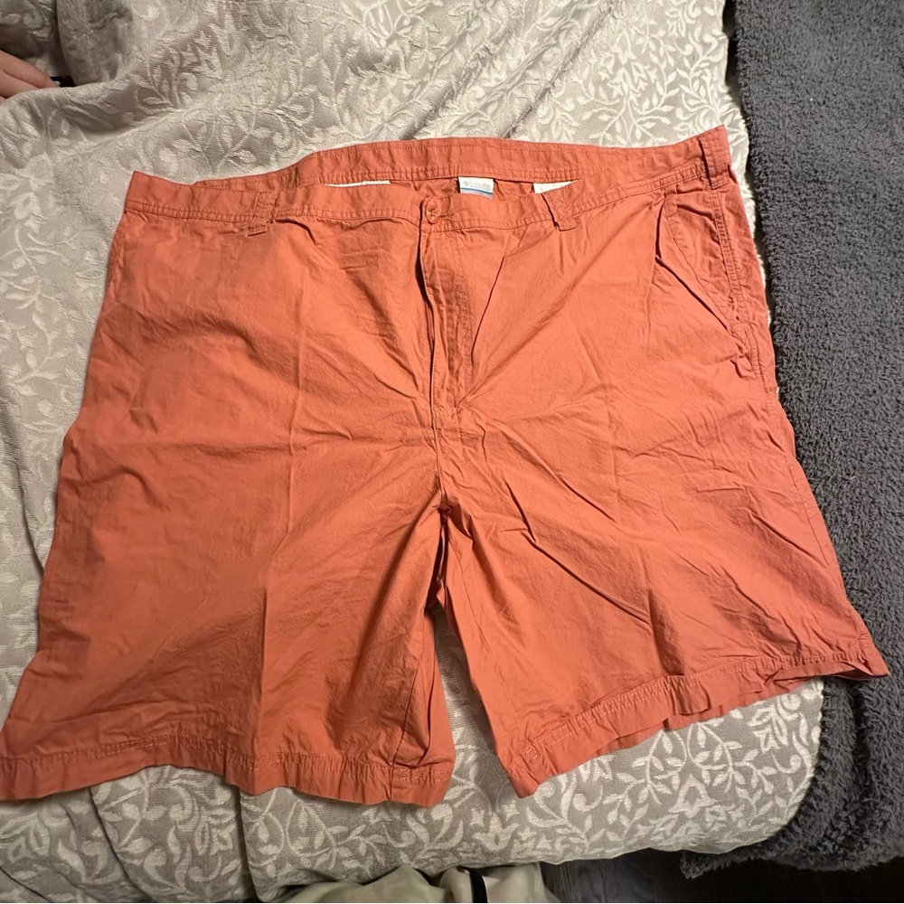 3 pair of Columbia Lightweight shorts size 54 waist grey, coral and tan